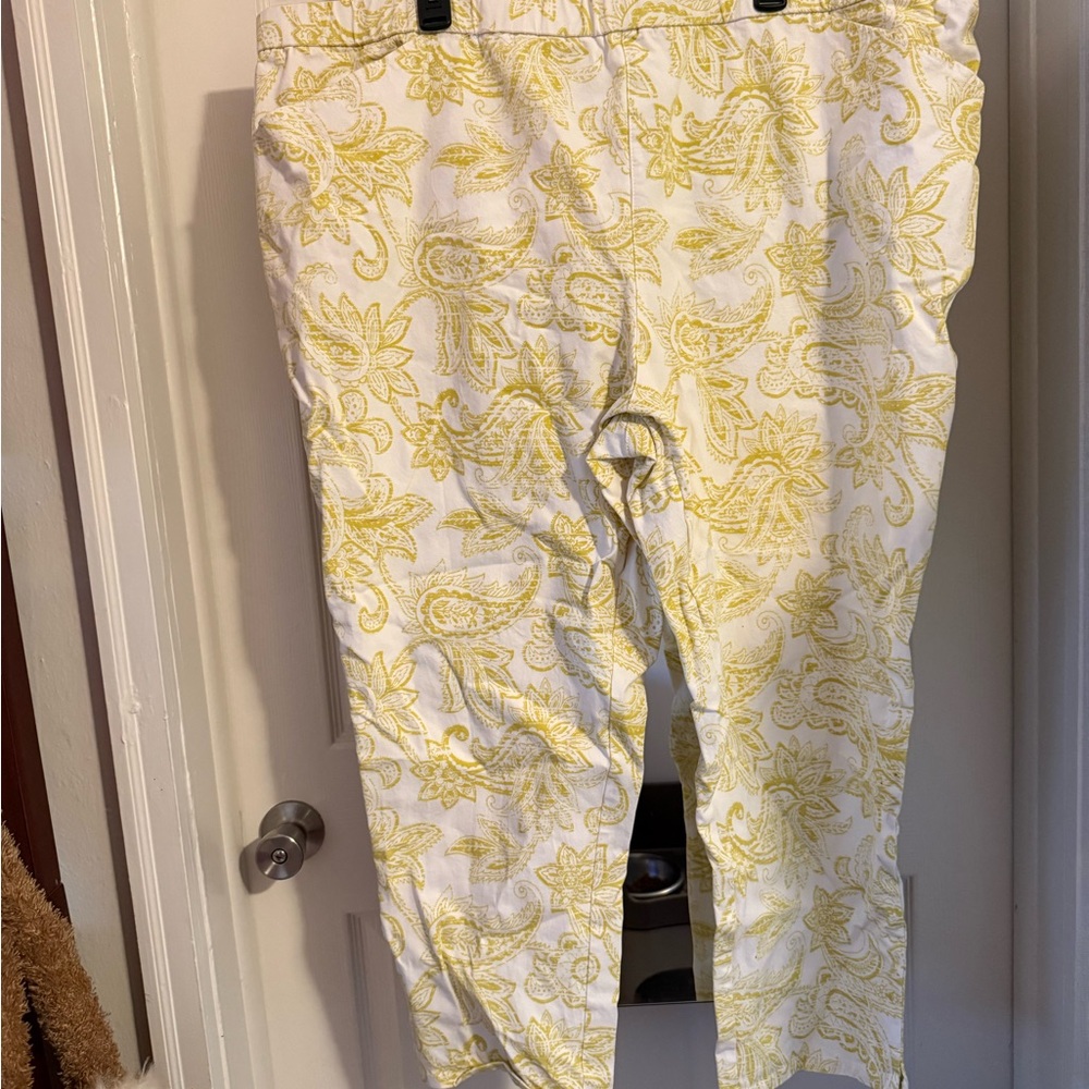 Denim&Co White and Yellow Capris